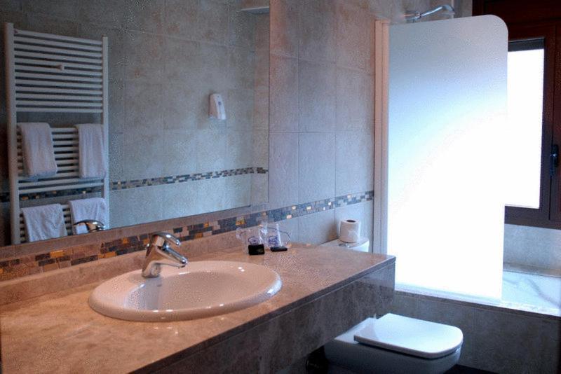 Hotel De Rei Llavorsi Ngoại thất bức ảnh