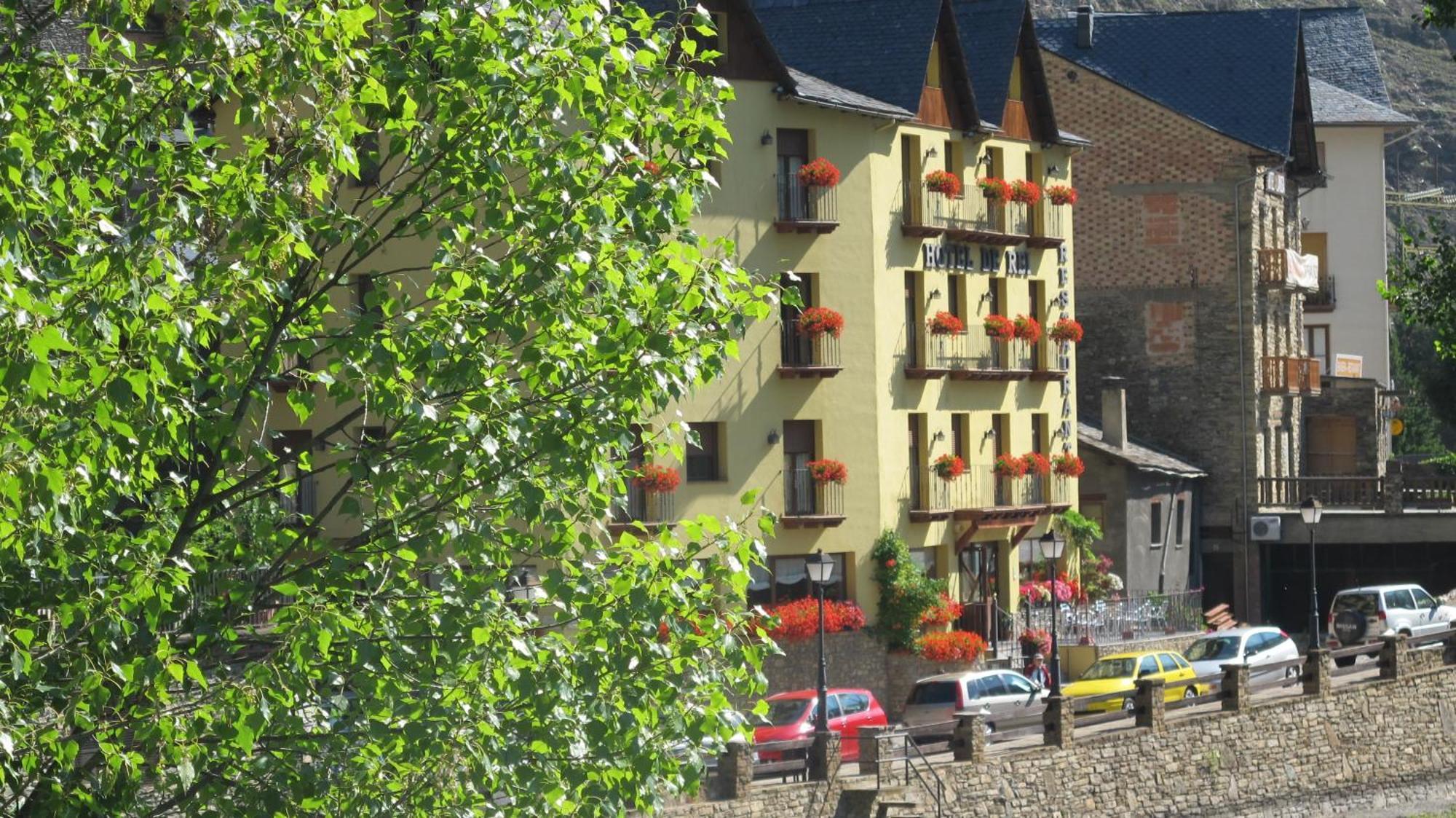 Hotel De Rei Llavorsi Ngoại thất bức ảnh