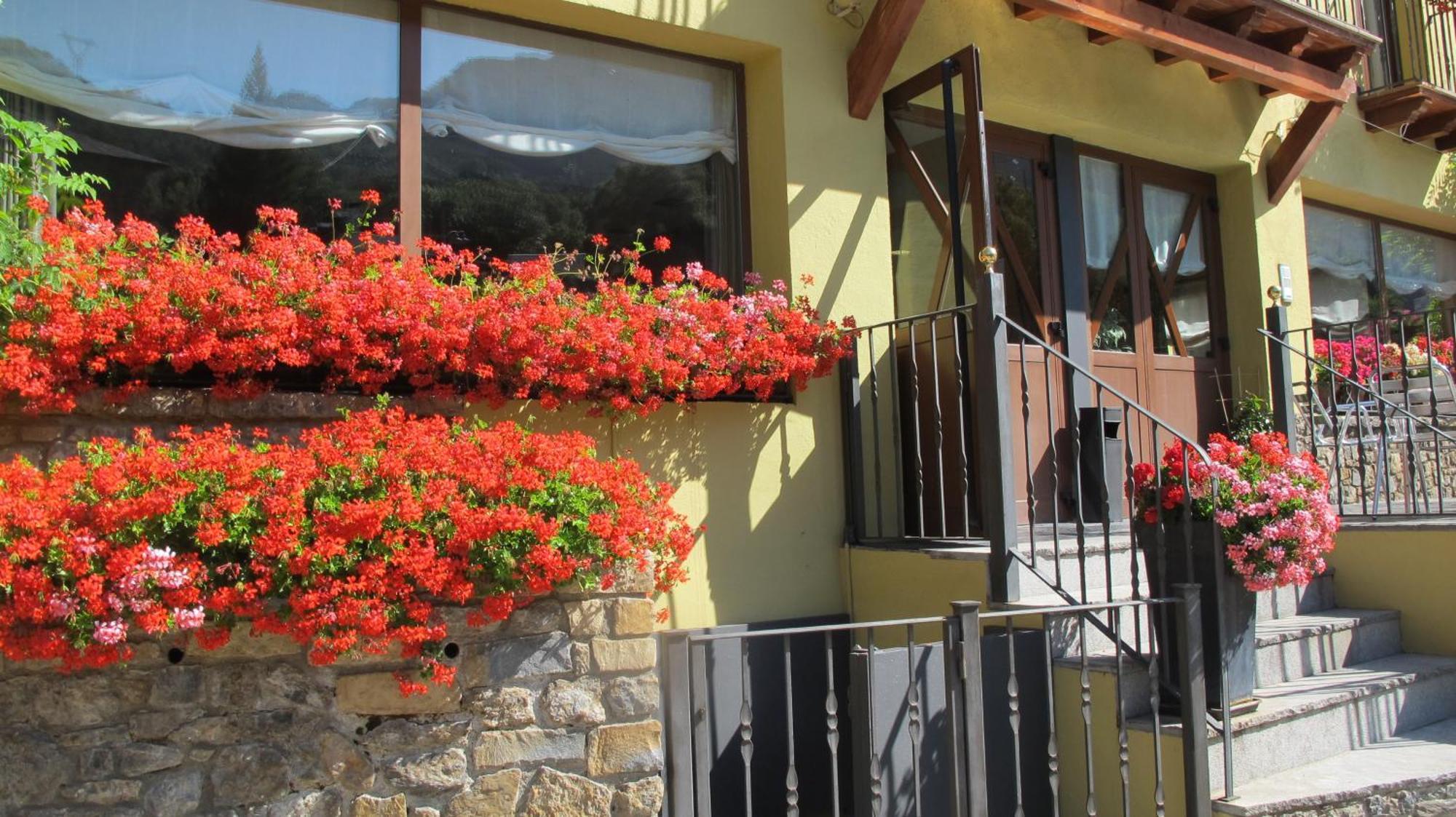 Hotel De Rei Llavorsi Ngoại thất bức ảnh