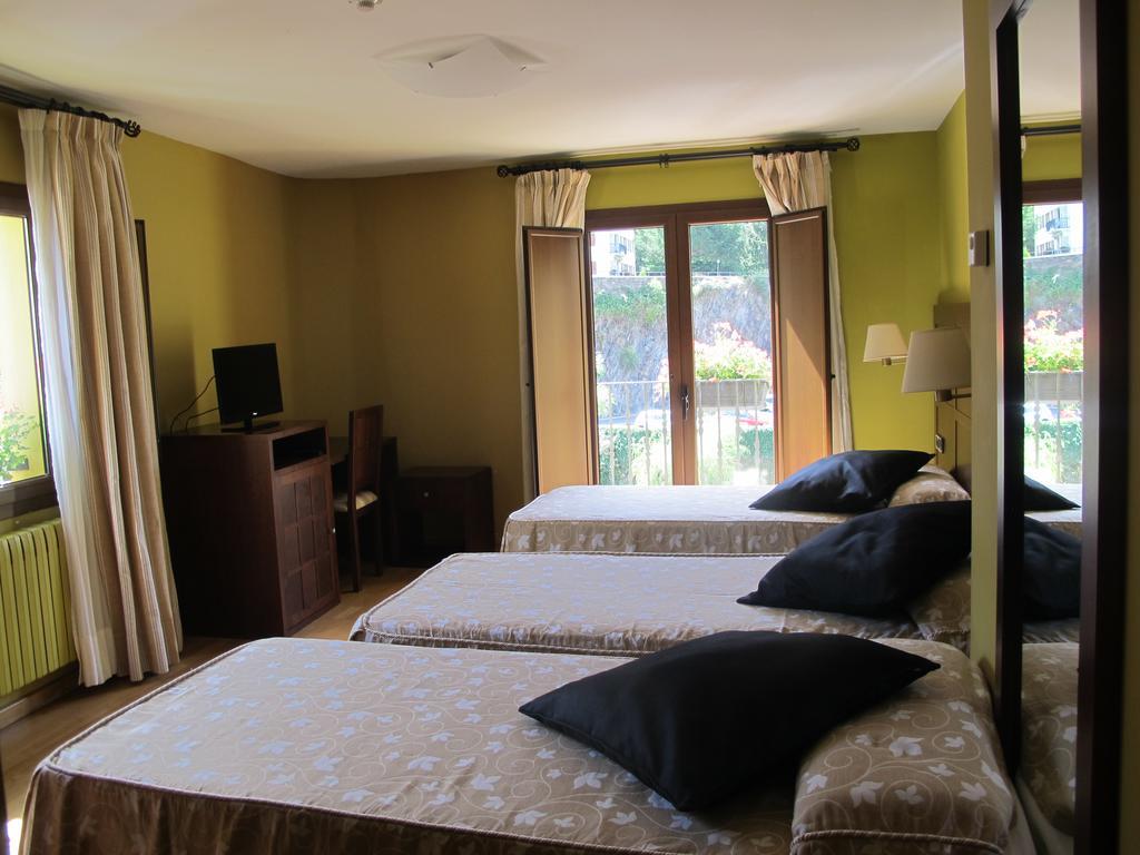 Hotel De Rei Llavorsi Ngoại thất bức ảnh